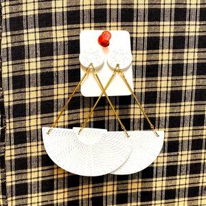 Earrings, white wood with gold, dangle, post